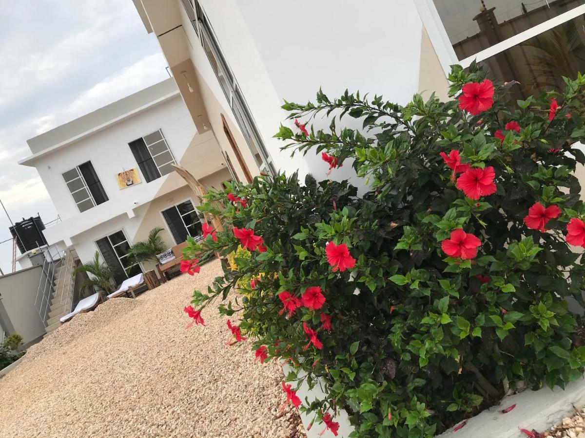 Vick Boutique Hotel With New Power Backup Нунгви Экстерьер фото